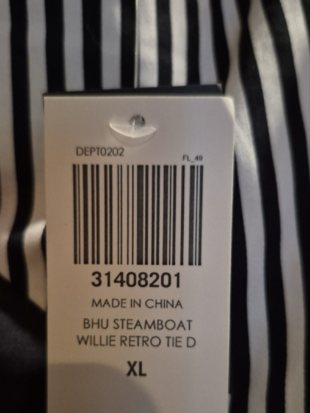 Her Universe Disney Mickey Mouse- Steamboat Willie NWT XL - Picture 3 of 9